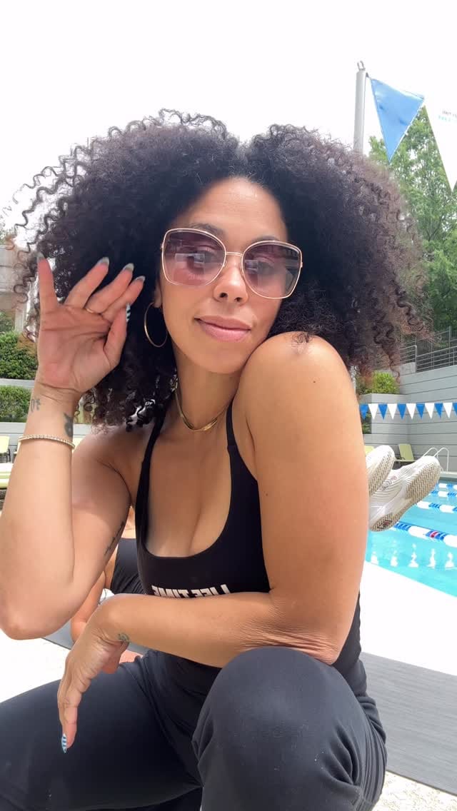 Post 4 by Bianca Postnatal Pilates on Instagram (video)