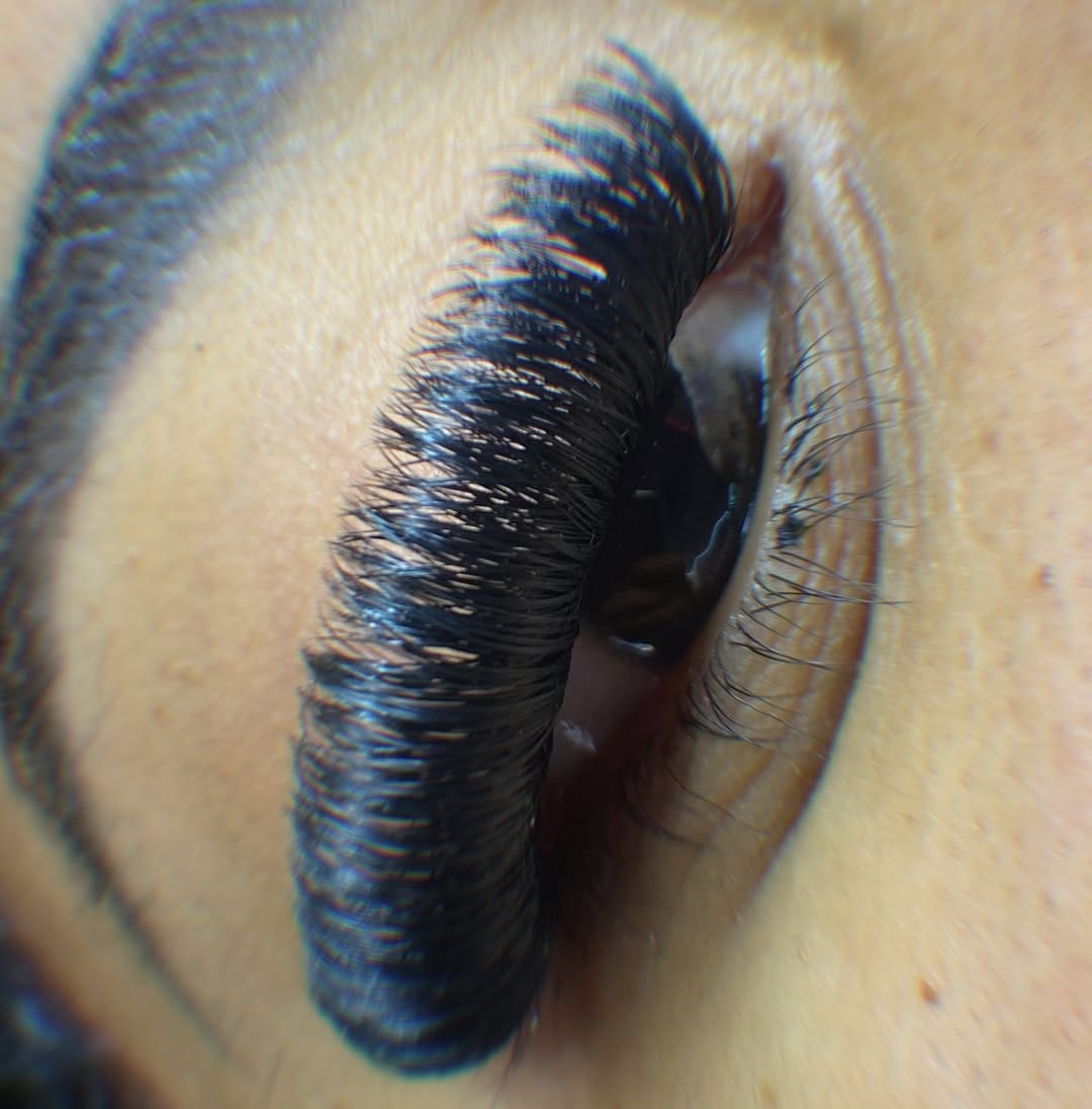 Post 4 by Deize Lays💖✨lash design on Instagram (image)