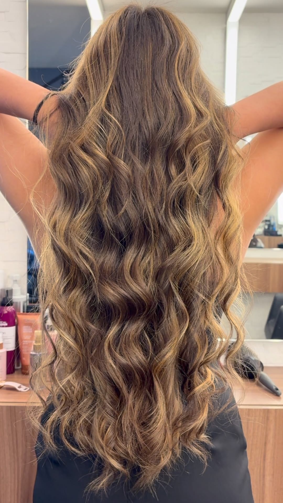 Post 8 by Thalyta Alcântara on Instagram (video)