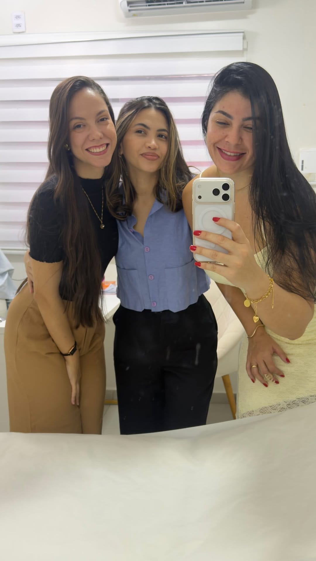 Post 4 by Nay dos Anjos |Estética e Beleza on Instagram (video)