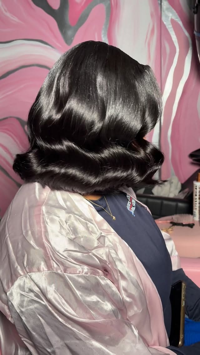 Post 1 by Licensed Cosmetologist | Chicago Weave Specialist on Instagram (video)