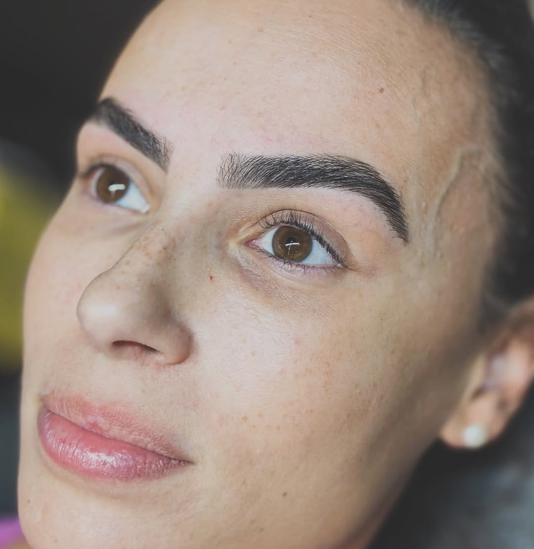 Post 1 by Jéssica Durski - Sobrancelha on Instagram (image)