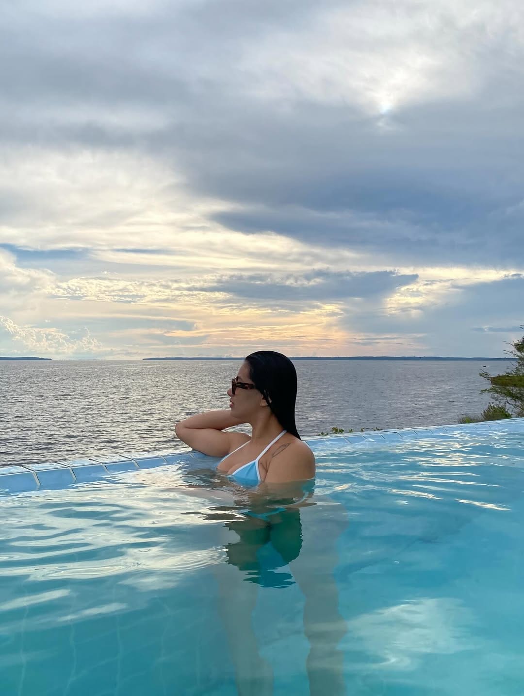 Post 2 by 𝒱𝑎𝑛𝑒𝑠𝑠𝑎 𝒮𝑖𝑙𝑣𝑎 🌸 on Instagram (carousel)