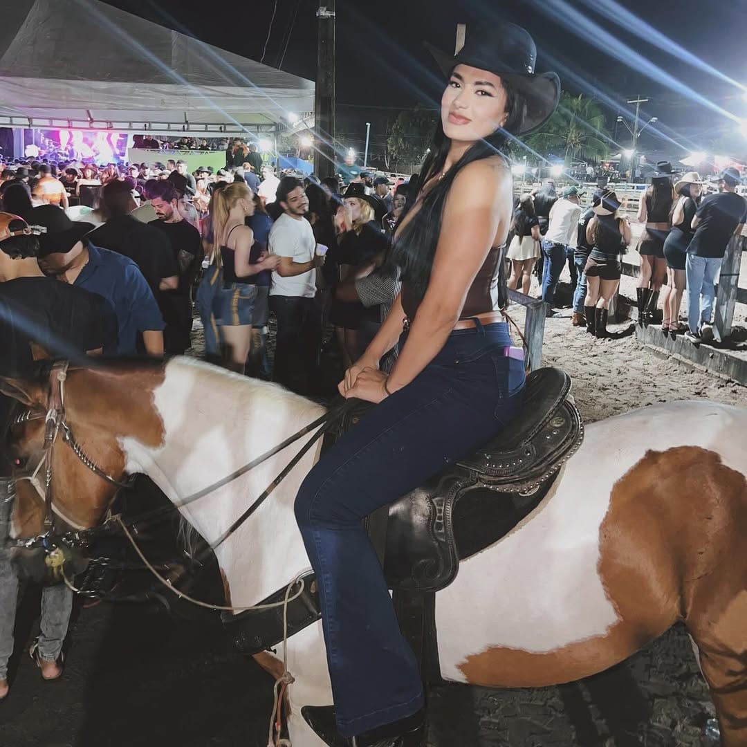 Post 7 by 𝒱𝑎𝑛𝑒𝑠𝑠𝑎 𝒮𝑖𝑙𝑣𝑎 🌸 on Instagram (carousel)