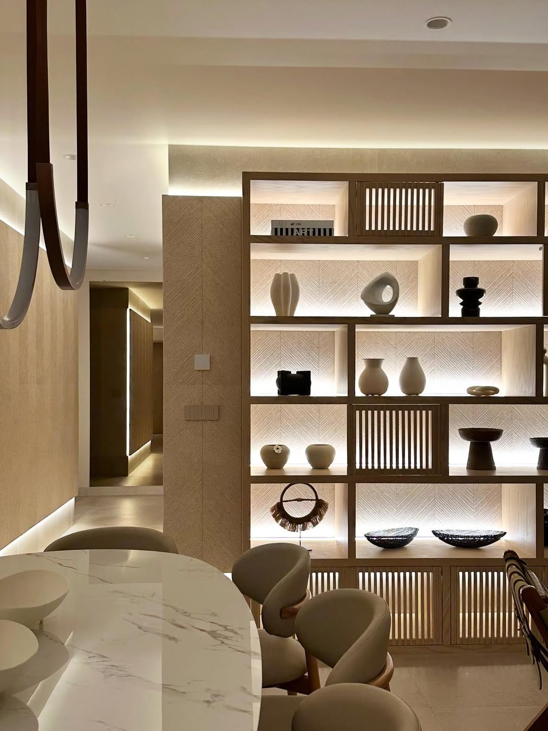 Post 10 by Zona Interior on Instagram (carousel)