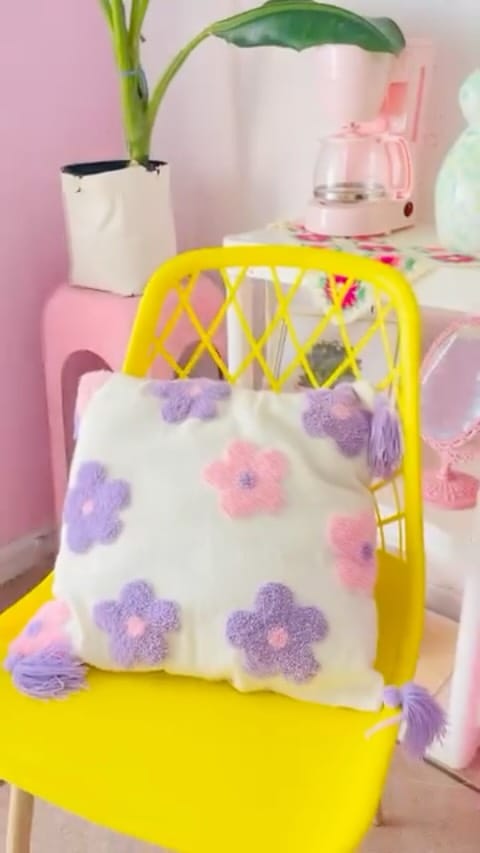 Post 10 by ✨yessi✨ on Instagram (video)