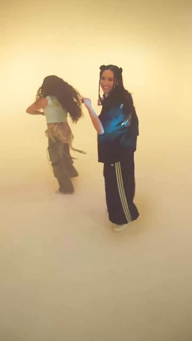 Post 3 by La Coreañera (Abigail Pak) on Instagram (video)