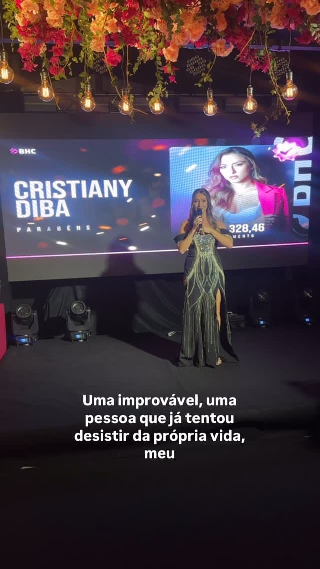 Post 10 by Cristiany Diba on Instagram (video)