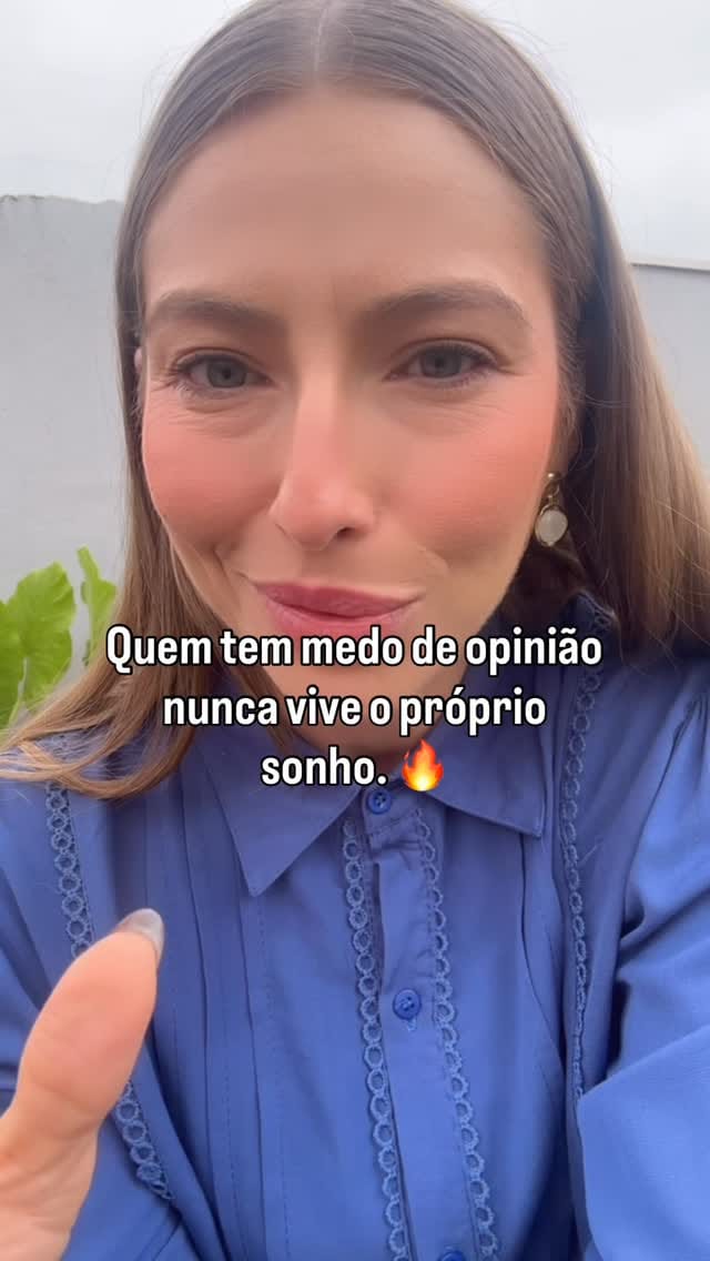 Post 6 by Cristiany Diba on Instagram (video)