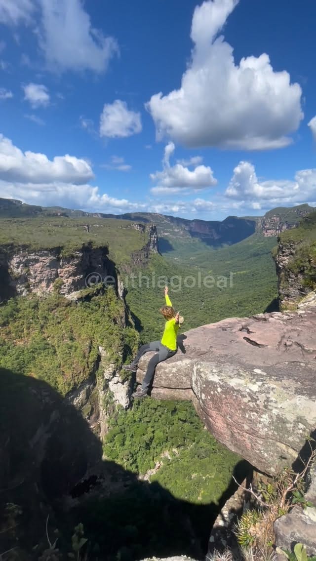 Post 3 by Thiago Leal on Instagram (video)