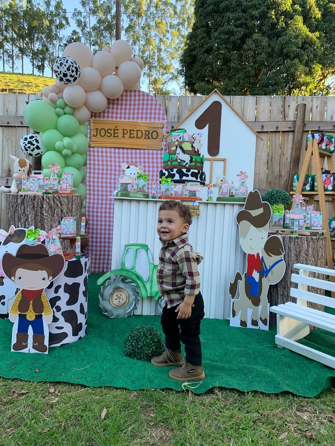 Post 1 by Mailson & Anne Angel on Instagram (carousel)