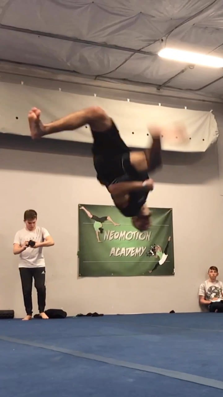 Post 10 by Moe Sarna on Instagram (video)