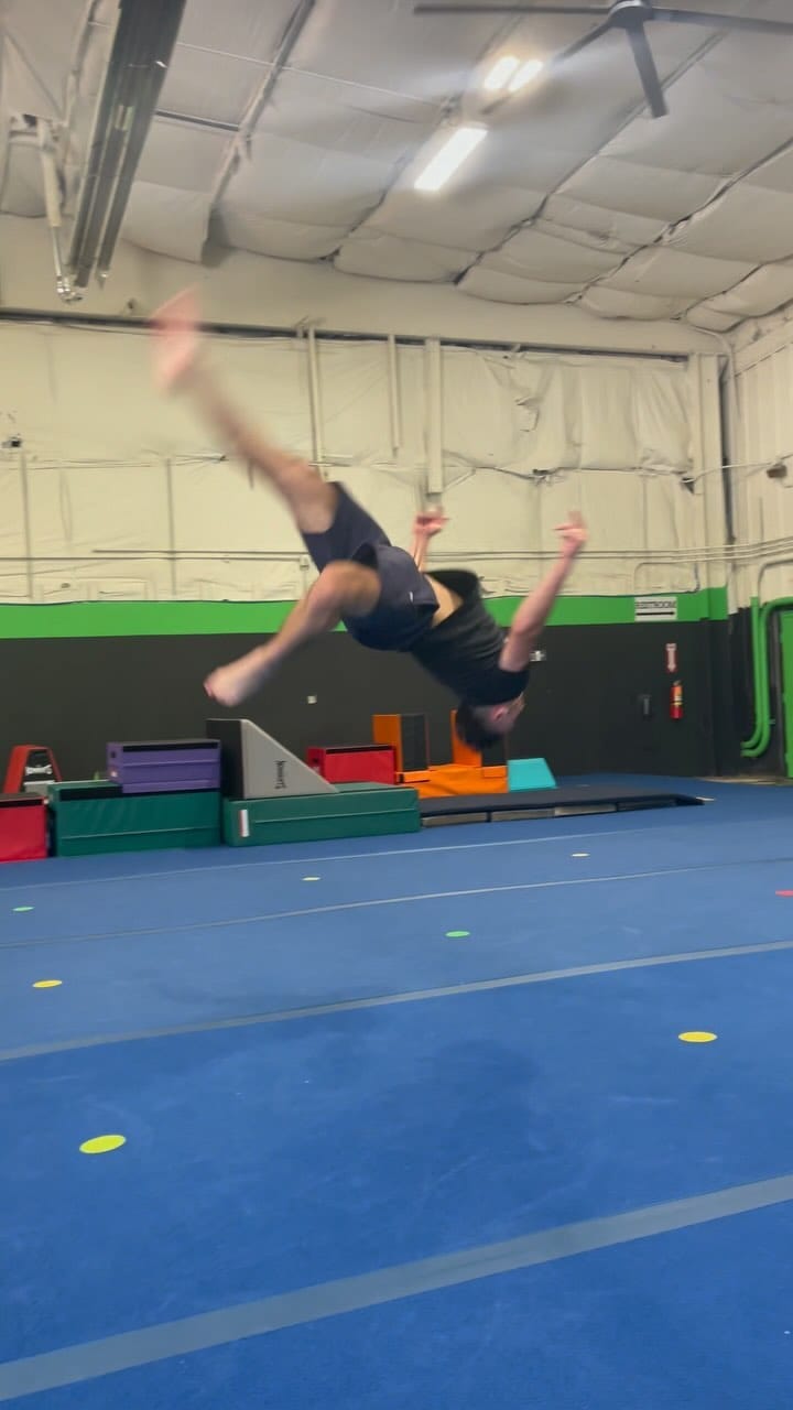 Post 3 by Moe Sarna on Instagram (video)