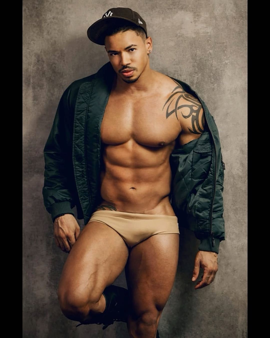Post 10 by GUH COSTA on Instagram (image)