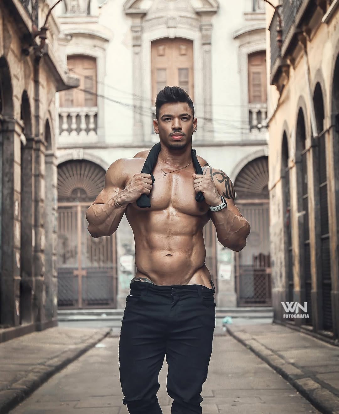Post 9 by GUH COSTA on Instagram (image)