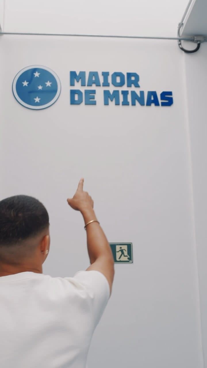 Post 10 by Christian Cardoso on Instagram (video)
