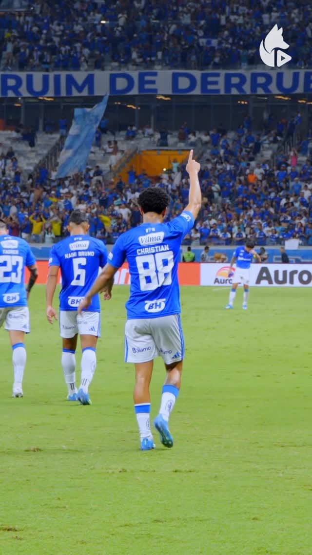 Post 4 by Christian Cardoso on Instagram (video)