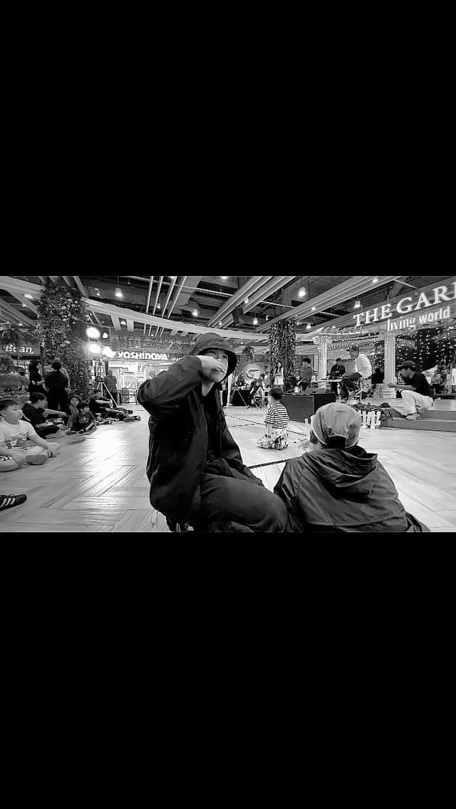 Post 3 by Ronaldo Valentino Oostervink on Instagram (video)