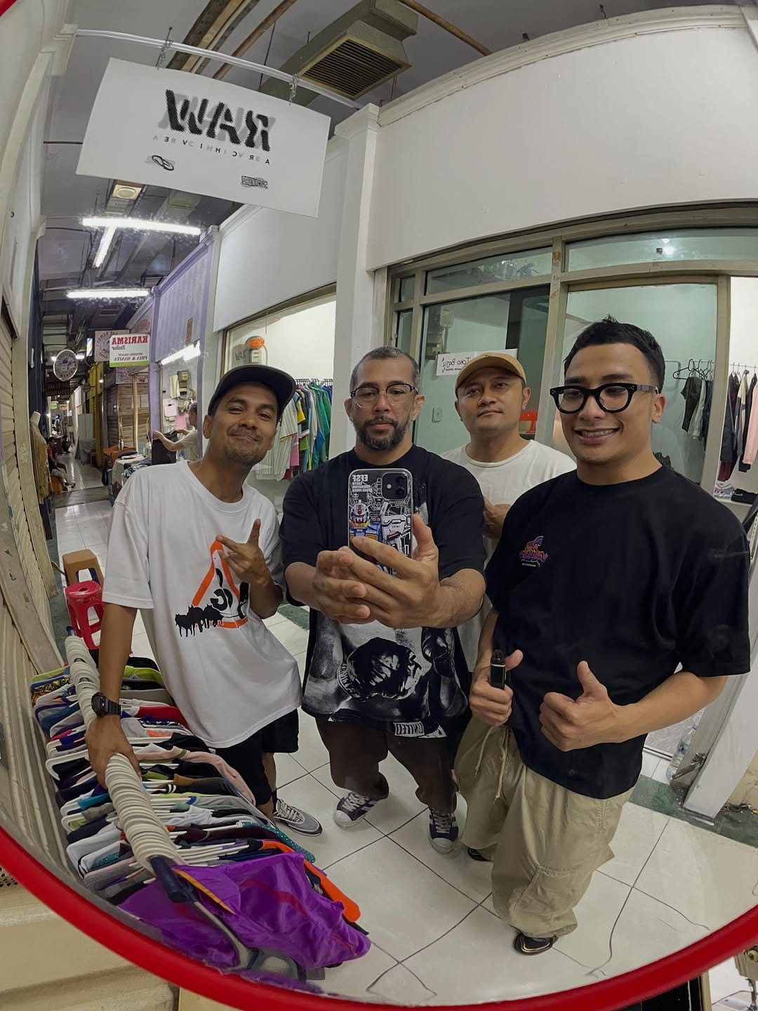 Post 2 by Ronaldo Valentino Oostervink on Instagram (carousel)