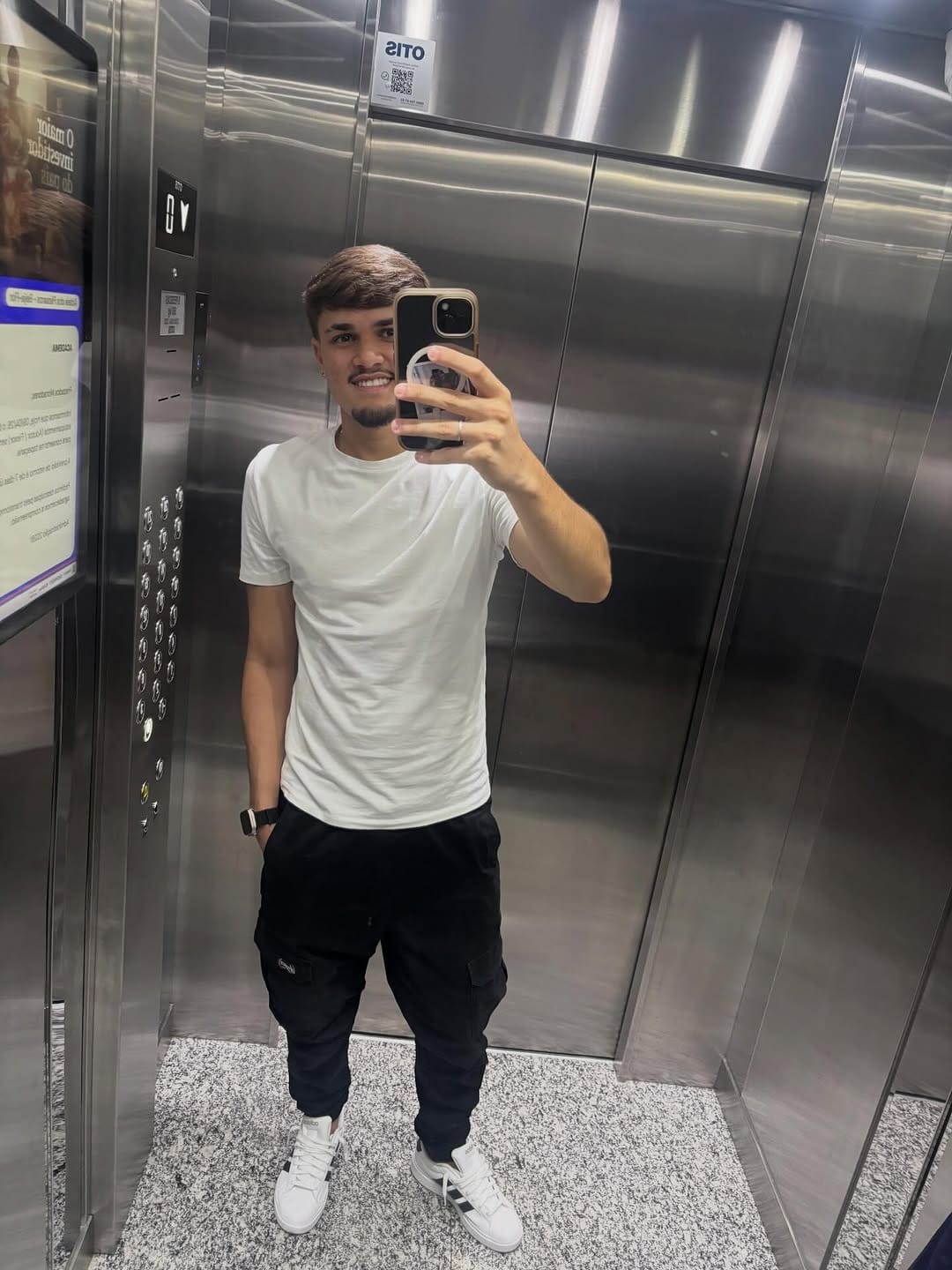Post 1 by TEIXEIRÃO 🇧🇷 on Instagram (carousel)