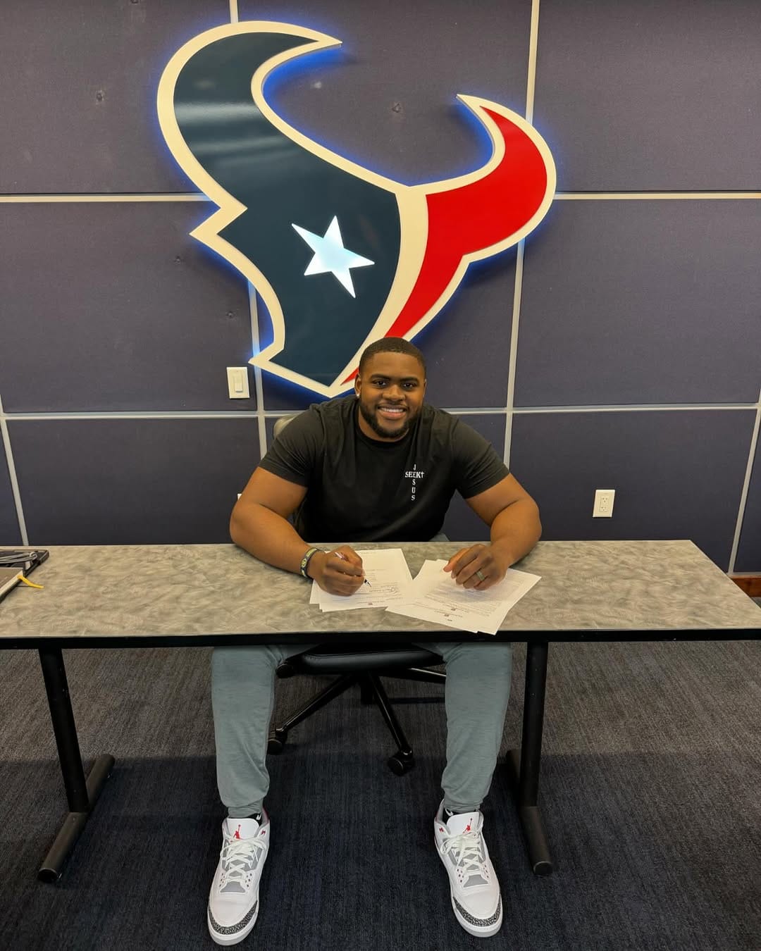 Post 9 by LaDarius Henderson on Instagram (image)