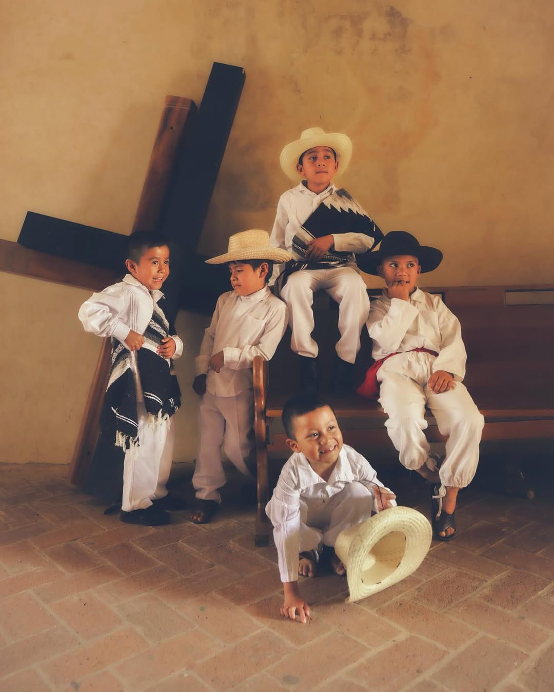 Post 5 by Enrique Leyva on Instagram (carousel)