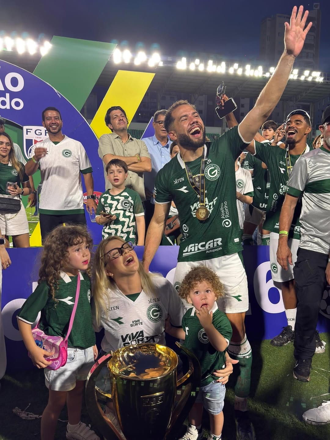 Post 6 by Rodrigo Soares on Instagram (image)