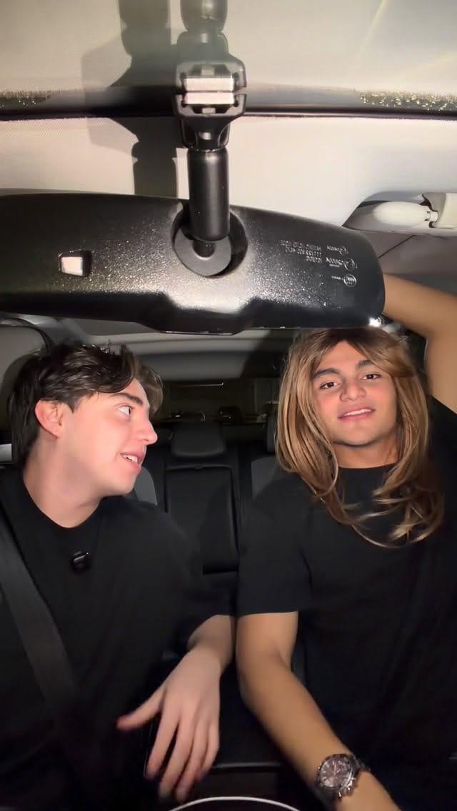 Post 6 by Leonardo Pizaña on Instagram (video)