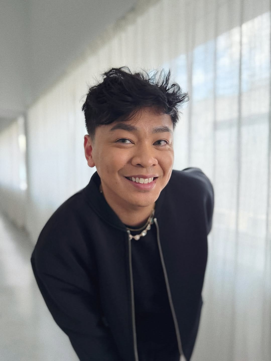 Post 2 by LEONARD SANTOS on Instagram (image)