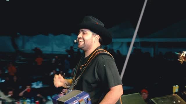 Post 8 by Los Chavalitos on Instagram (video)