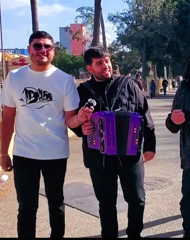 Post 2 by Los Chavalitos on Instagram (video)