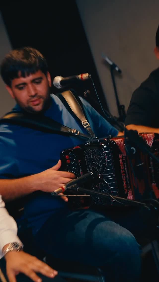 Post 7 by Los Chavalitos on Instagram (video)
