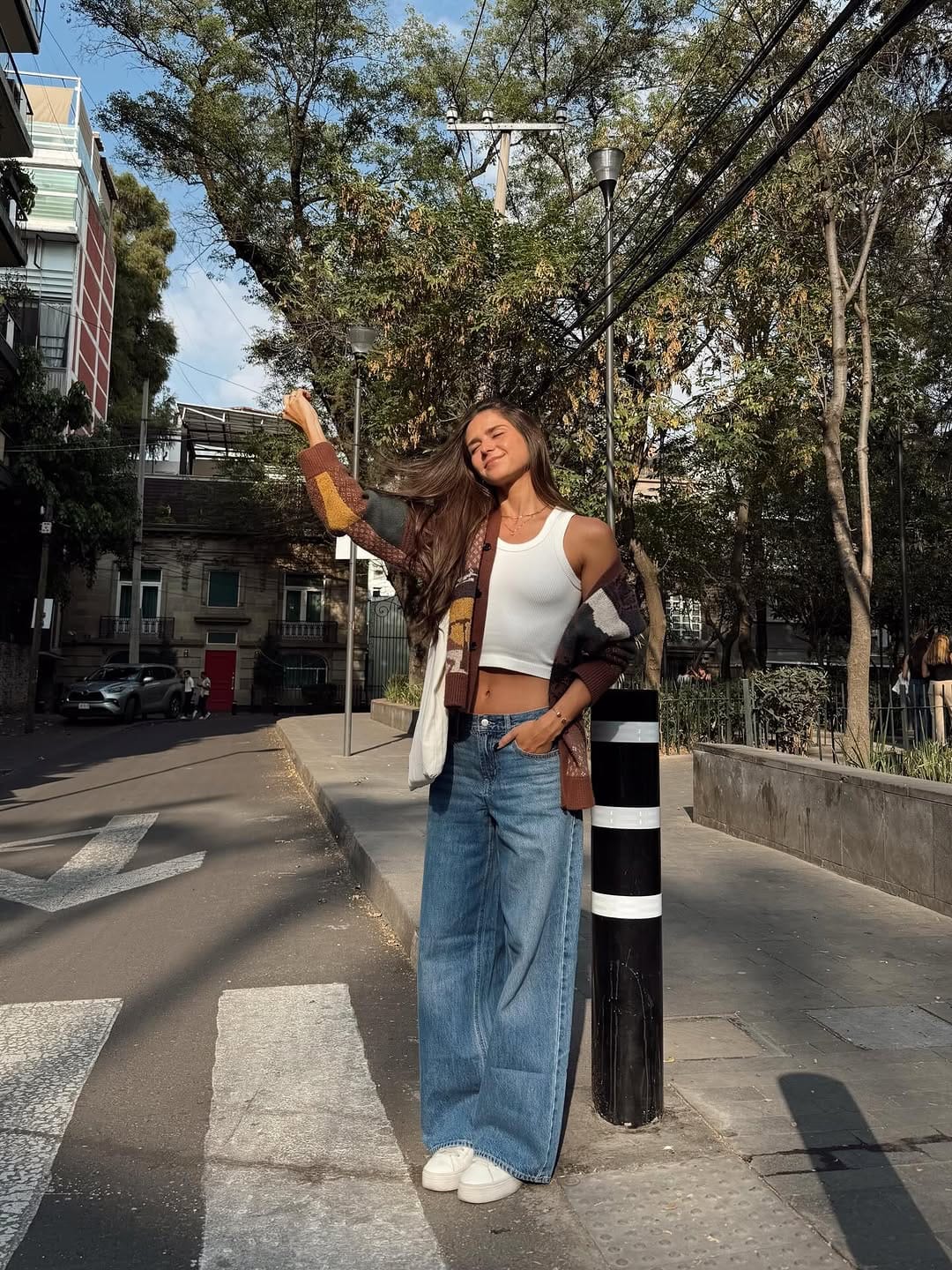 Post 6 by Giovanna Reynaud on Instagram (carousel)