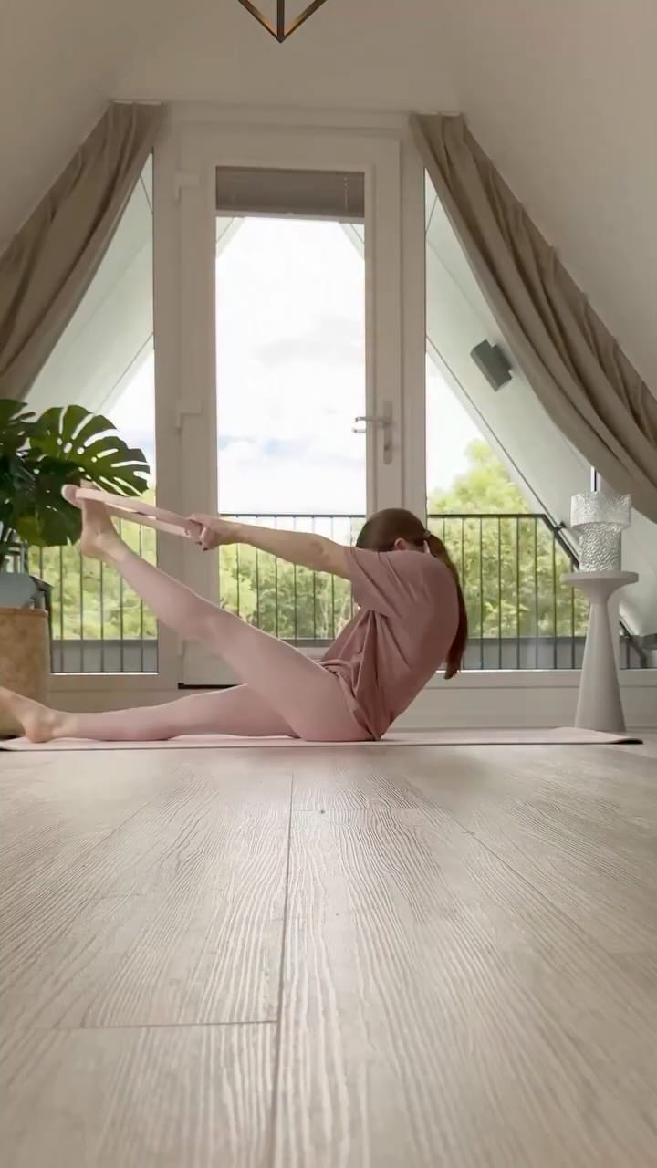 Post 5 by Anni loves Barre | Workouts | Lifestyle | Mamaleben on Instagram (video)