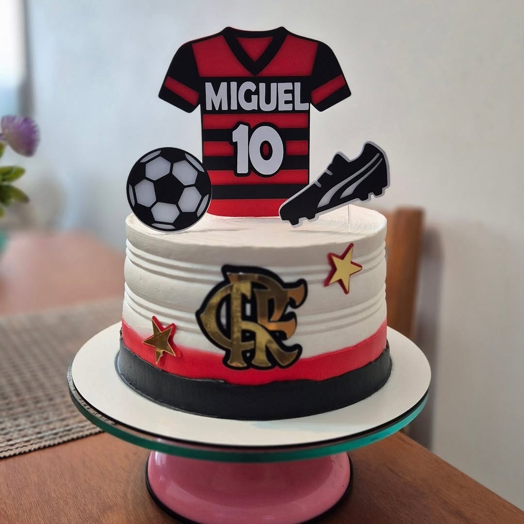 Post 2 by Meire.Cakes on Instagram (image)