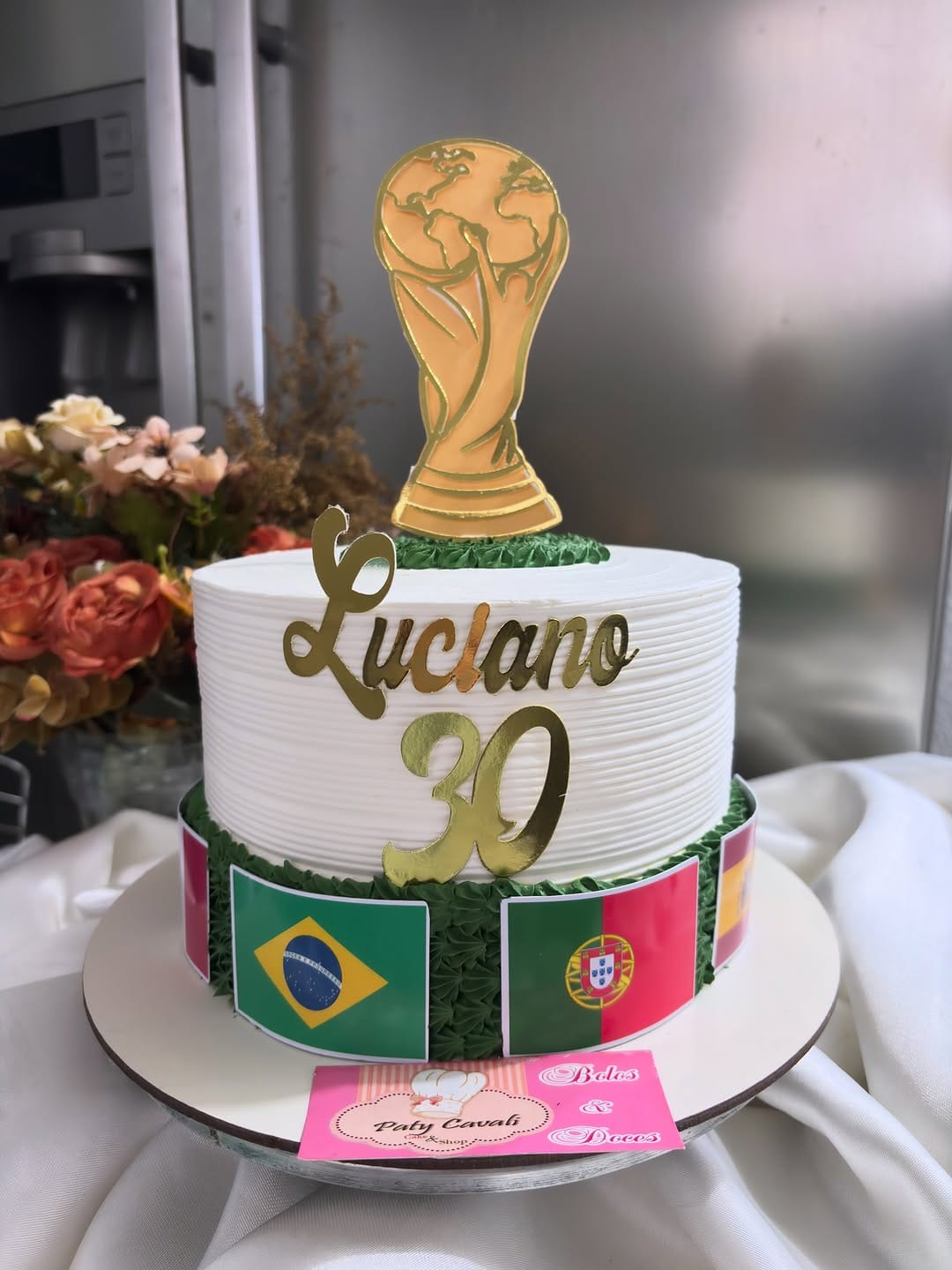 Post 4 by Paty Cavali- confeiteira on Instagram (image)