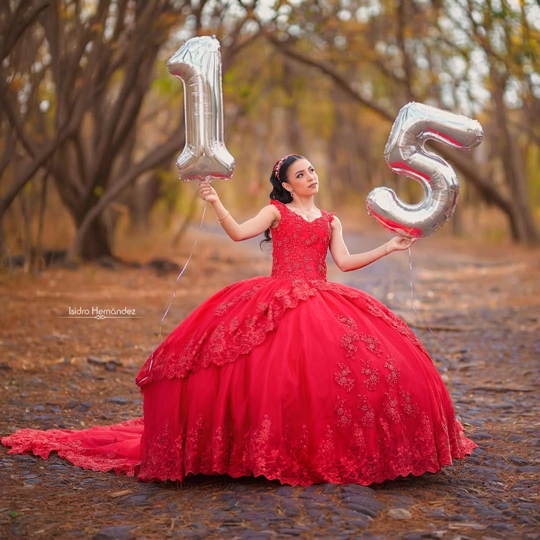 Post 10 by Isidro Hernández Fotógrafo on Instagram (carousel)