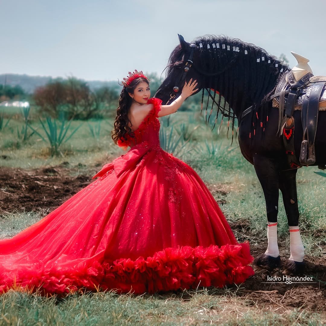 Post 8 by Isidro Hernández Fotógrafo on Instagram (carousel)