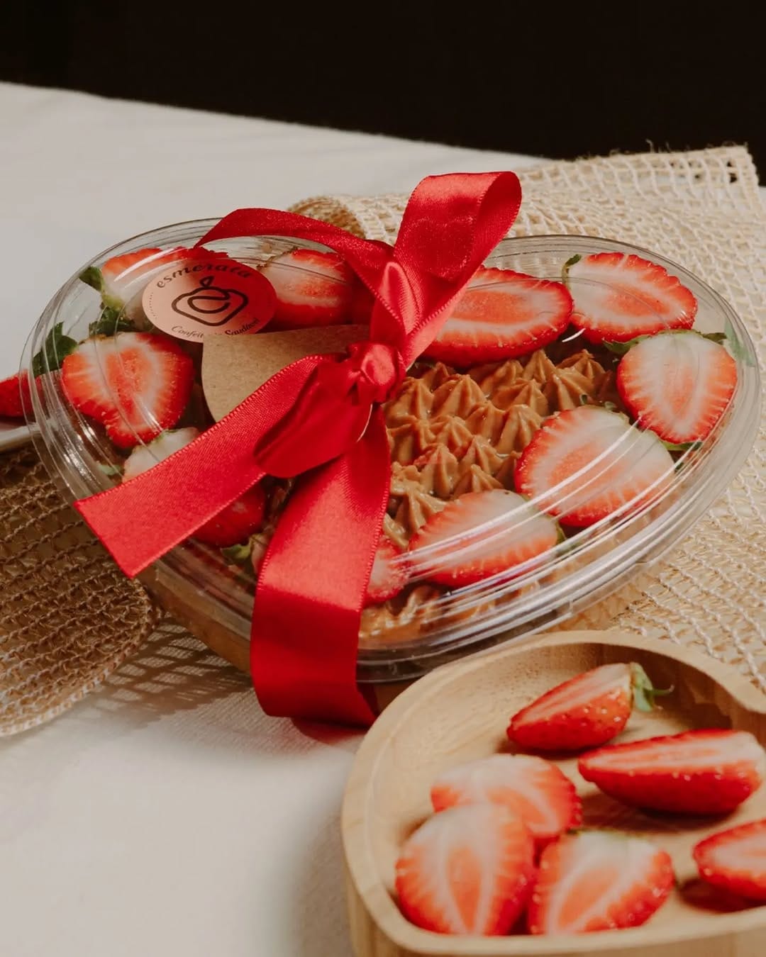 Post 3 by Esmerata | Confeitaria Saudável on Instagram (carousel)