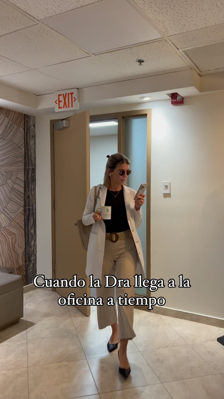 Post 10 by Elena Nogales, MD, FAAD on Instagram (video)