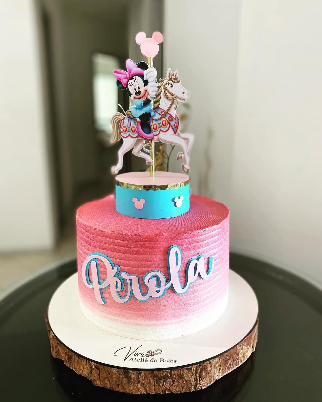 Post 2 by Bolos Personalizados on Instagram (image)