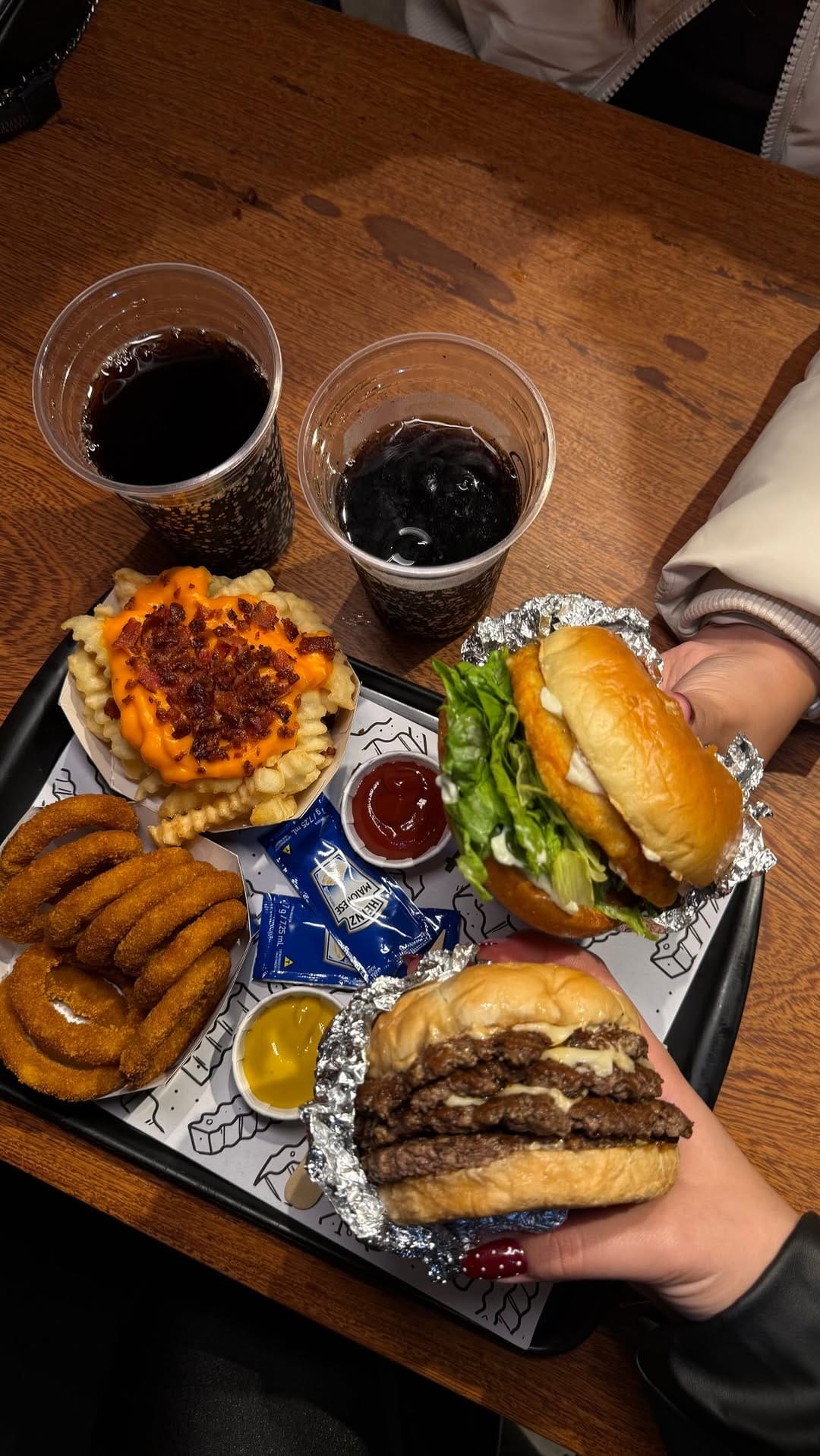 Post 4 by Flame Burger ® on Instagram (video)