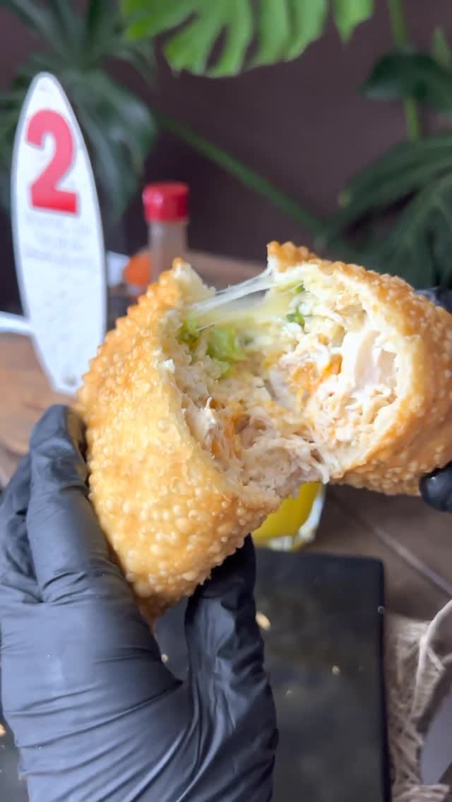 Post 7 by TERRA DE CANAÃ PASTELARIA on Instagram (video)