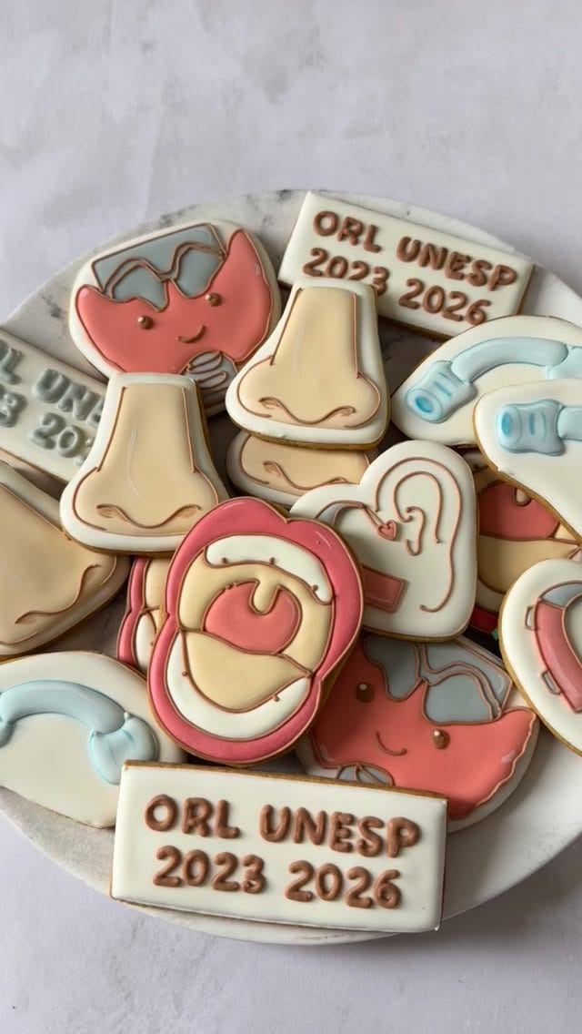 Post 4 by 🍪Sonia Ji Young / Biscoitos Decorados on Instagram (video)