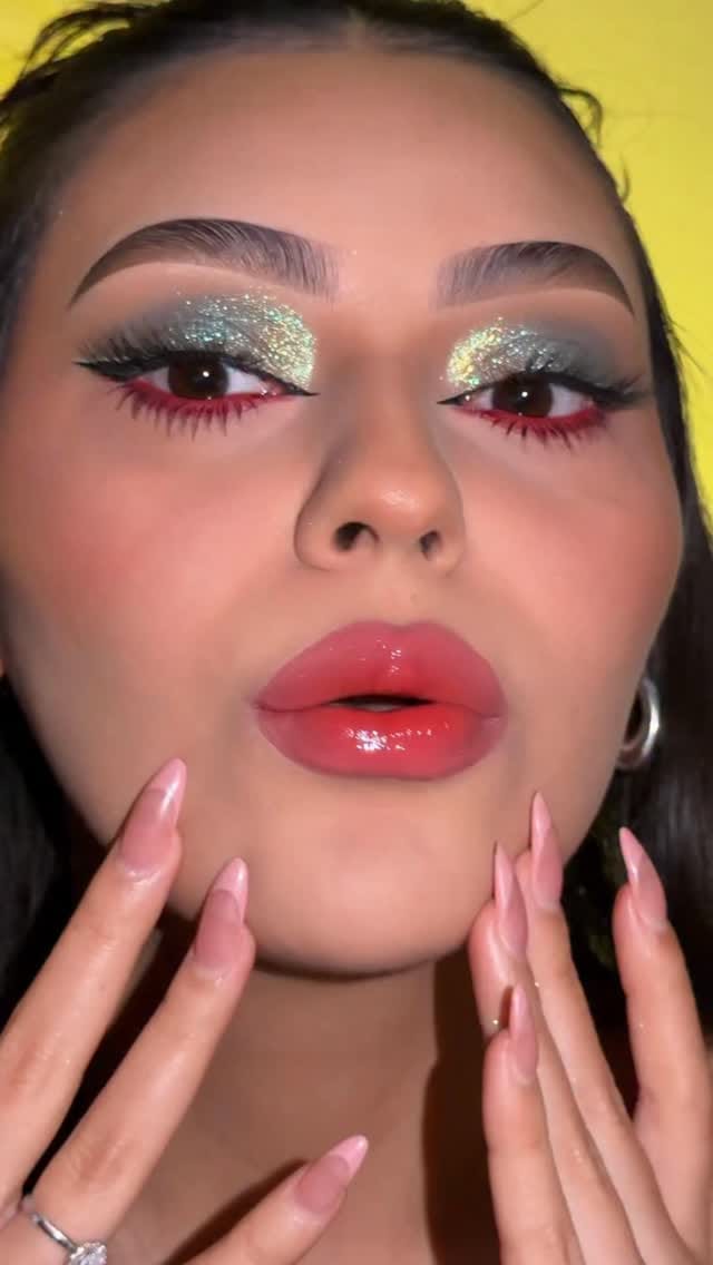 Post 6 by Diana Montoya on Instagram (video)