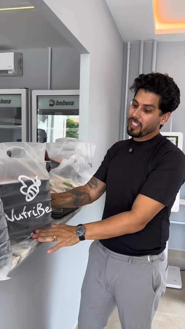 Post 8 by NutriBee Congelados on Instagram (video)