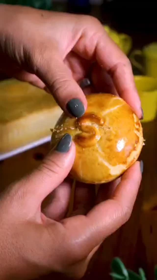 Post 8 by Empadinha Mineira on Instagram (video)