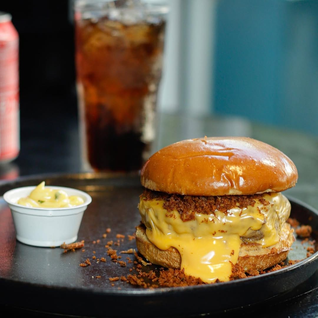 Post 6 by Faaca Burger & Parrilla on Instagram (image)
