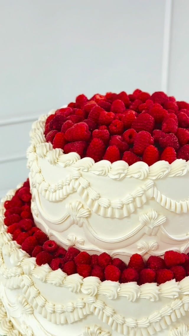 Post 1 by Marjo Cakes on Instagram (video)