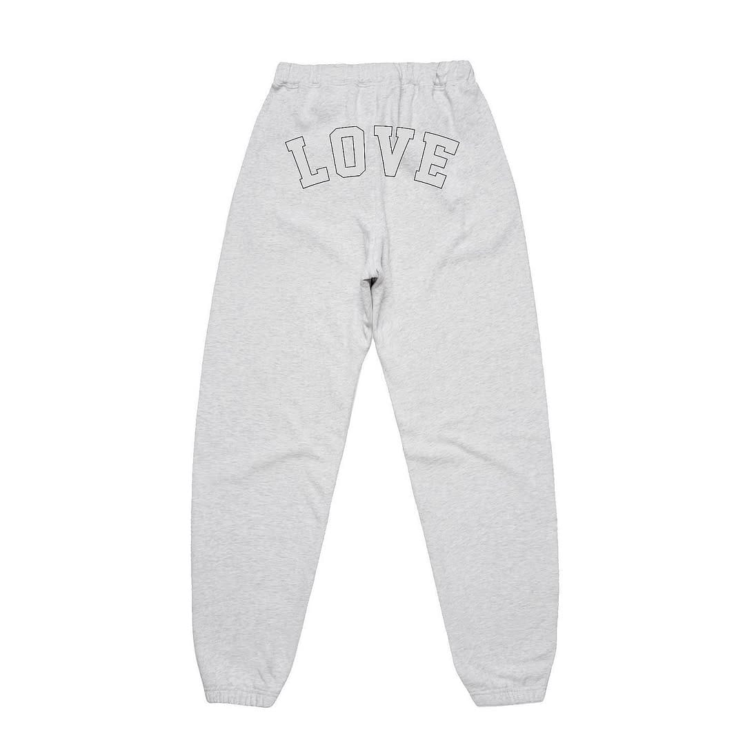 Post 1 by THE NAT & LIV SHOP on Instagram (image)